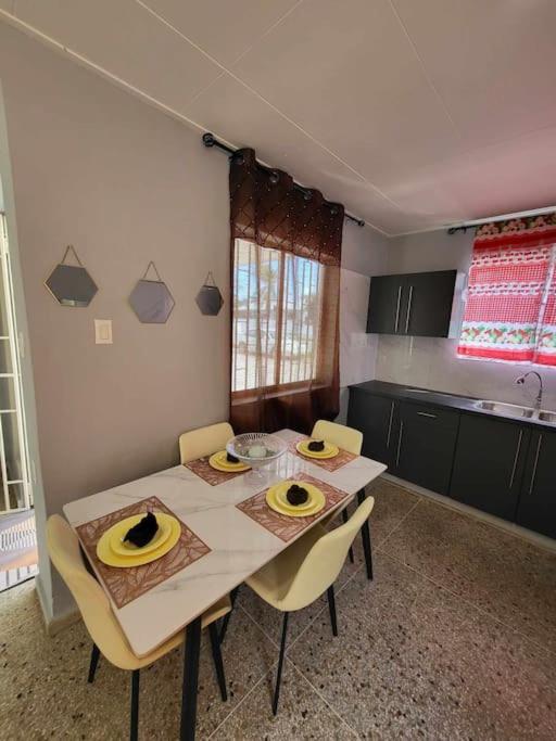 Welcome To Our Cozy Apartment! Вилемстад Екстериор снимка
